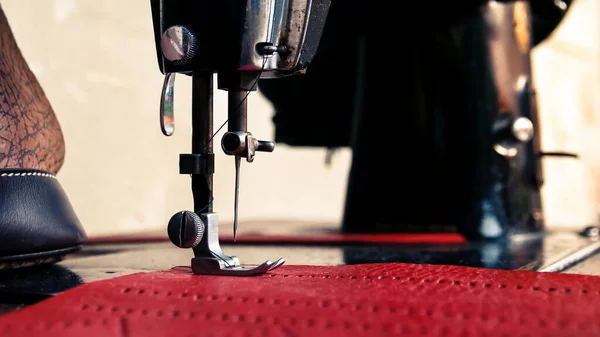 Closeup View Needle Antique Sewing Machine — Stok fotoğraf