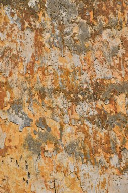 Tabak ve paslı lekelerin peeling ile kirli duvar