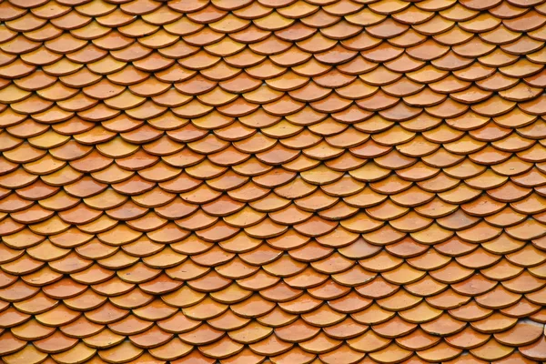 Gyllenbrun glaserade asiatiska antika tak plattsättning — Stockfoto