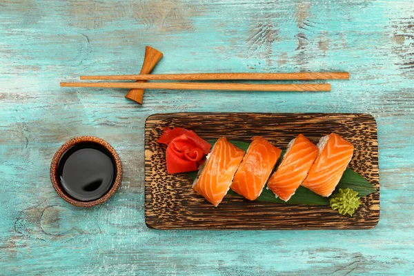 Chiudi Una Serie Sei Involtini Sushi Philadelphia Con Salmone Crudo — Foto Stock