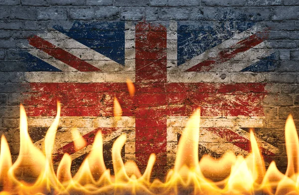 Sluiten Muur Met Geschilderde Britse Vlag Vlammen Als Symbool Van — Stockfoto