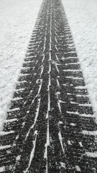 Cerca Huella Pisada Neumáticos Invierno Negro Nieve Blanca Superficie Carretera —  Fotos de Stock