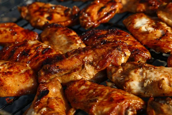 Cerrar Cocinar Fumar Alas Pollo Búfalo Salsa Teriyaki Parrilla Carbón — Foto de Stock