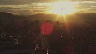 Timelapse, günbatımı Tiran'daki