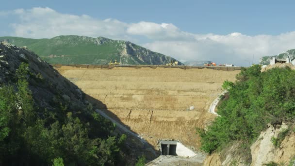 Lavorare nella costruzione di dighe — Video Stock