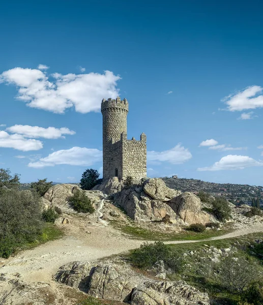 Torre Pedra Branca Medieval Topo Uma Colina Madrid Espanha — Fotografia de Stock