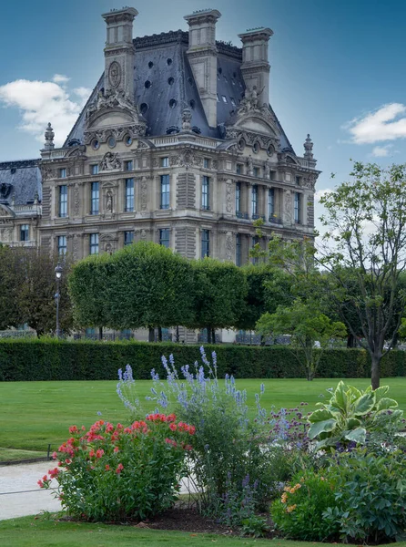 Reneszánsz Épület Kertekben Párizsban Franciaországban — Stock Fotó