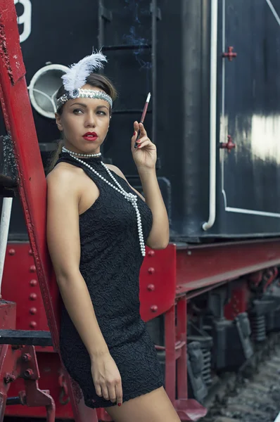 Vintage trem e menina — Fotografia de Stock
