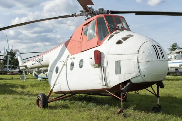 Выставка старых моделей самолетов — стоковое фото