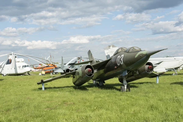 Exposition d'anciens modèles d'avions — Photo