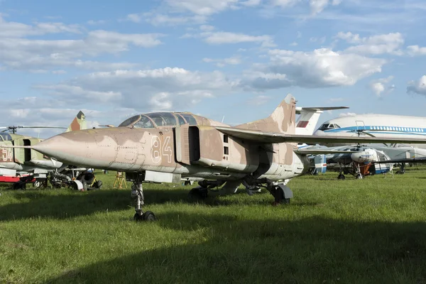 Exposition d'anciens modèles d'avions — Photo