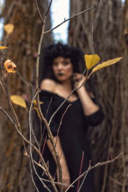 Cadılar bayramında siyah gelin