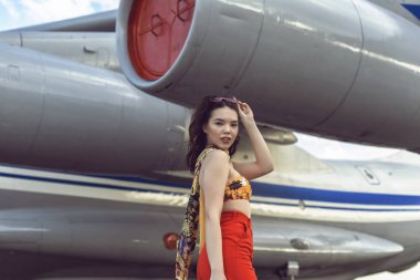 Havaalanında yaz fotoğraf çekimi.