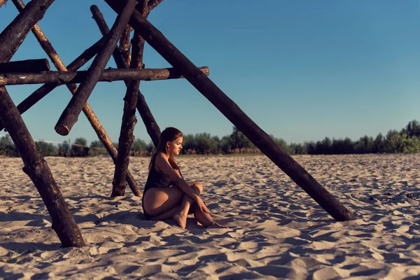 Letnia Sesja Fotograficzna Młodej Dziewczyny — Zdjęcie stockowe