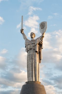Kiev zafer heykeli