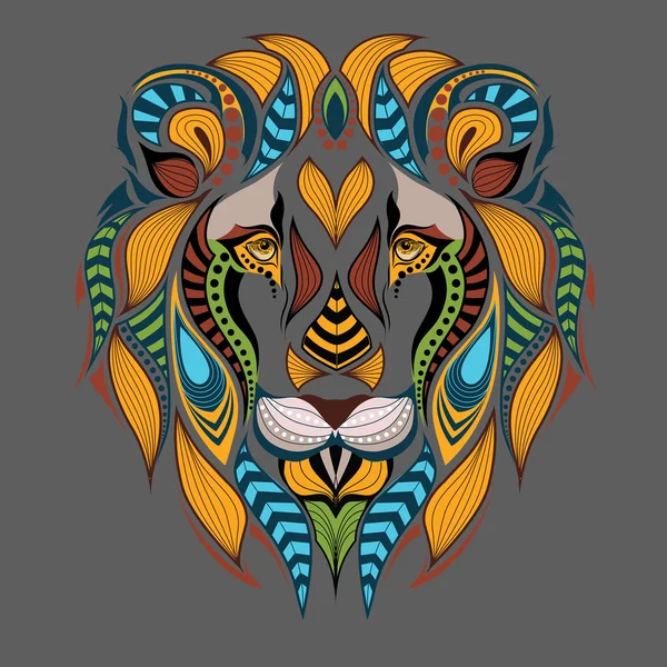 Mönstrad färgade huvudet av ett lejon. Afrika / indiska / totem / tatuering design. Den kan användas för konstruktion av en t-shirt, väska, vykort och affisch. — Stock vektor