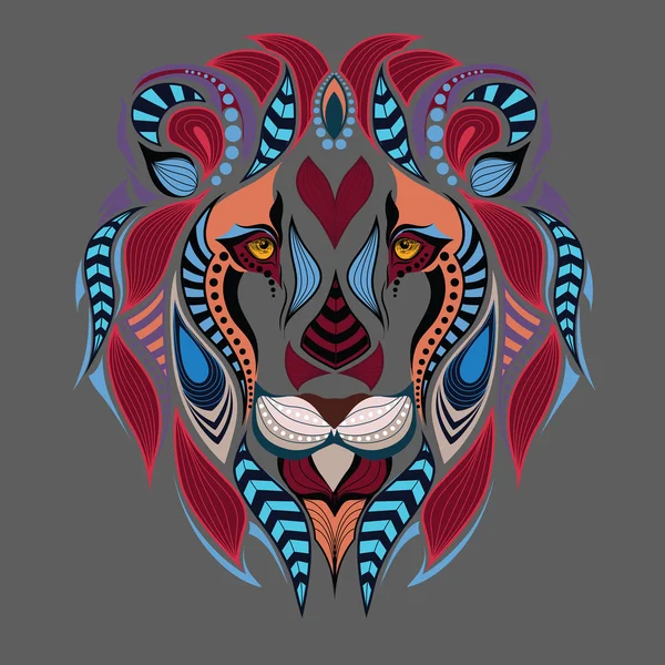 Wzorzyste kolorowe głowy Lwa. Afryki / indian / totem / tattoo design. Może służyć do projektowania t-shirt, torba, pocztówki i plakat. — Wektor stockowy