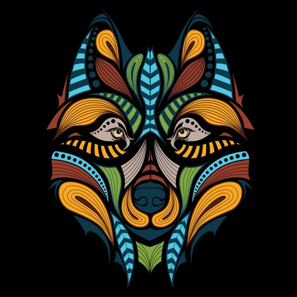 Cabeça colorida modelada do lobo. Projeto africano / indiano / totem / tatuagem. Pode ser usado para o projeto de uma t-shirt, saco, cartão postal e cartaz . — Vetor de Stock