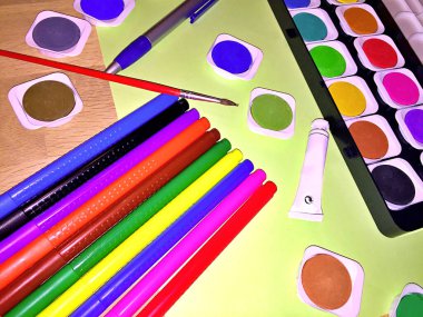 Okula geri dön pandemi.