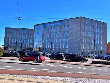 25.09.2025. Yaz tatilinde İskandinavya 'ya, Danimarka' da Holstebro 'ya seyahat. Holstebro, Danimarka 'da modern mimari binalar inşa ediliyor.