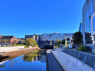 25.09.2025. Yaz tatilinde İskandinavya 'ya, Danimarka' da Holstebro 'ya seyahat. Holstebro, Danimarka 'daki müzikal tiyatro. İskandinavya' daki seyahat merkezi.
