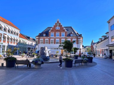 25.09.2025. Yaz tatilinde İskandinavya 'ya, Danimarka' da Holstebro 'ya seyahat. Holstebro, Danimarka 'daki Büyük Meydan