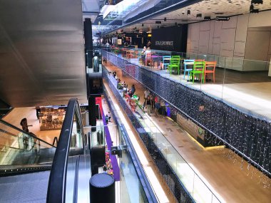 20.07.2025. INTERIOR, Saraybosna Şehir Merkezi - SCC (Alışveriş Merkezi), Bosna ve Hersek. Yaz boyunca Avrupa 'ya seyahat, Bosna-Hersek' te Saraybosna