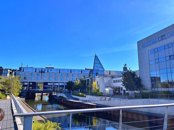 25.09.2025. Yaz tatilinde İskandinavya 'ya, Danimarka' da Holstebro 'ya seyahat. Holstebro, Danimarka 'daki müzikal tiyatro. İskandinavya' daki seyahat merkezi.