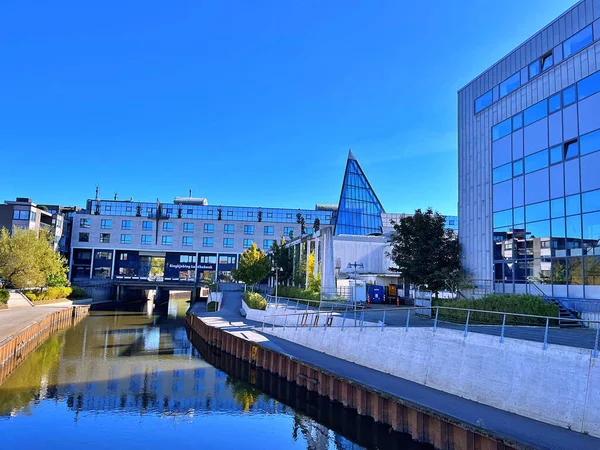 25.09.2025. Yaz tatilinde İskandinavya 'ya, Danimarka' da Holstebro 'ya seyahat. Holstebro, Danimarka 'daki müzikal tiyatro. İskandinavya' daki seyahat merkezi.