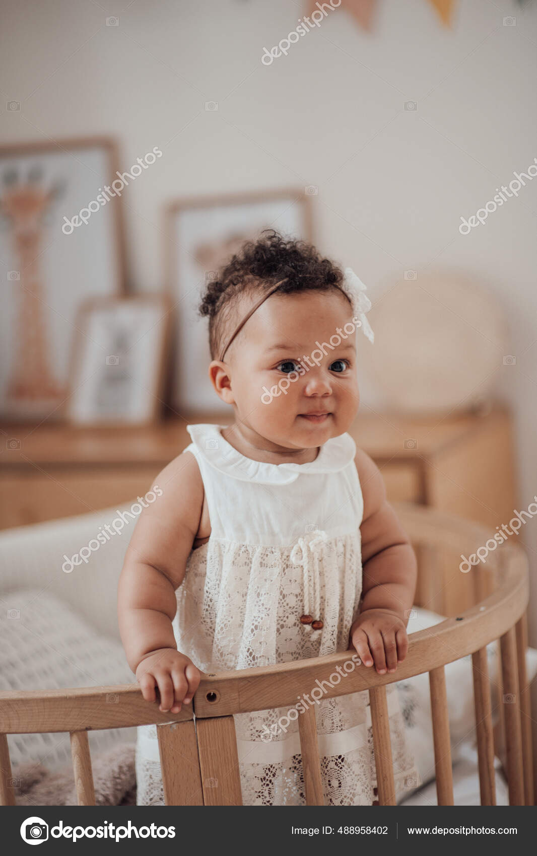 Raza Mixta Lindo Bebe Foto de stock 488958402 leliamilaya