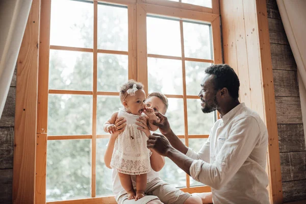 Padre Baby Connection Felice Nero Uomo Legame Con Carino Neonato — Foto Stock