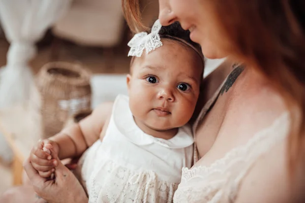 Mladá Žena Malou Dcerou — Stock fotografie