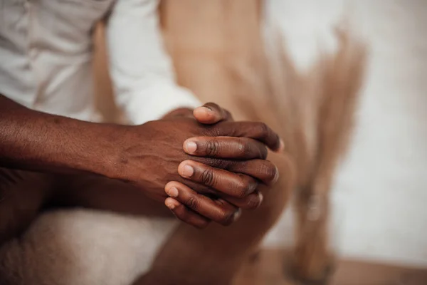 Bijgesneden Beeld Van Afrikaanse Amerikaanse Man Handen — Stockfoto
