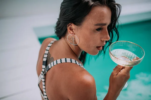 Selectieve Focus Van Vrouw Met Champagne Glas — Stockfoto