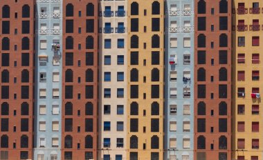 Renkli sosyal konut kule blok cephe Murcia İspanya