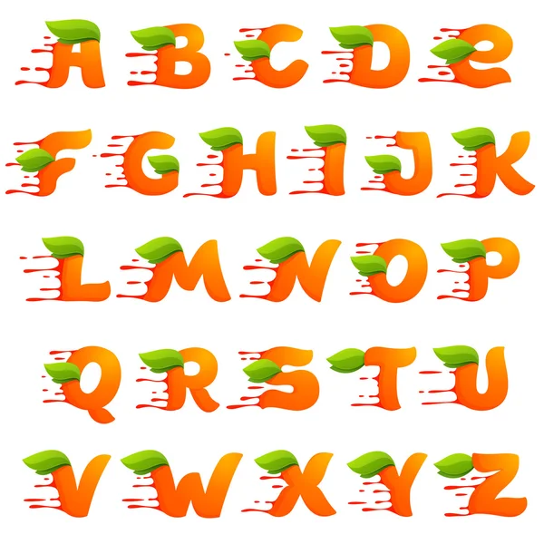 Алфавит с капельками апельсинового сока и листьями . — стоковый вектор