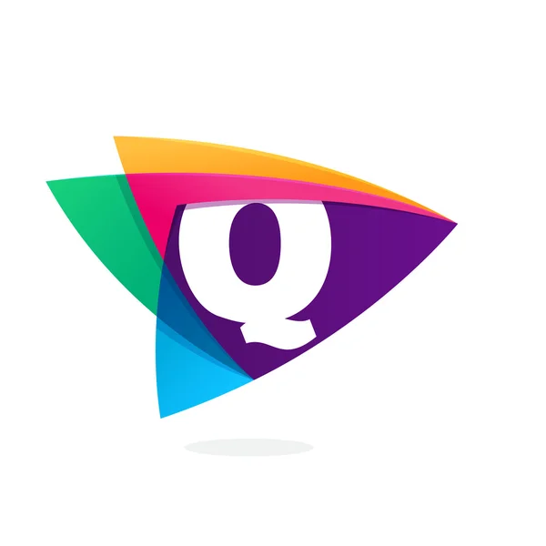 Letter Q-logo in doorsnede driehoekje. — Stockvector