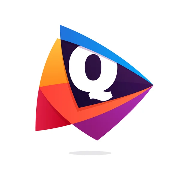Γράμμα Q λογότυπο στο τριγωνικό εικονίδιο διασταύρωση. — Διανυσματικό Αρχείο