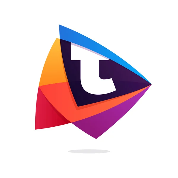 三角形交差点のアイコンで T の文字ロゴ. — ストックベクタ