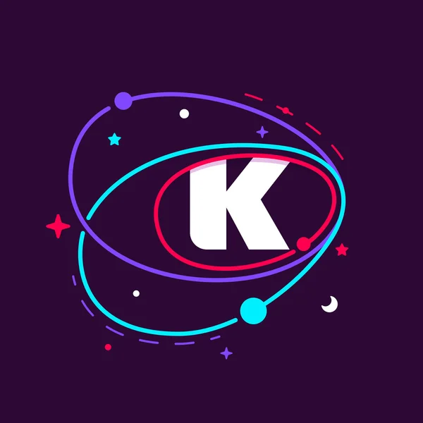 Logo litery K w przestrzach orbity, gwiazdy i planety. — Wektor stockowy