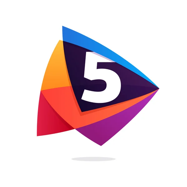 Logo numero cinque nell'icona del pulsante triangolo Play . — Vettoriale Stock