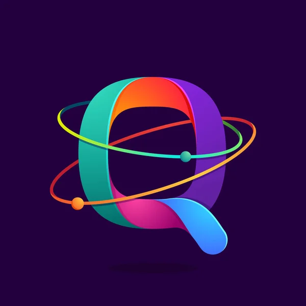 Letra Q logotipo con átomos órbitas líneas . — Vector de stock