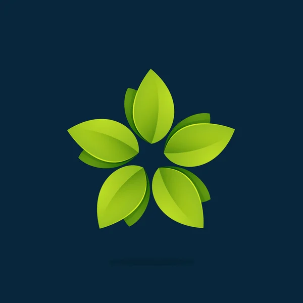 Bir girdap yıldız logo yeşil yaprakları. — Stok Vektör