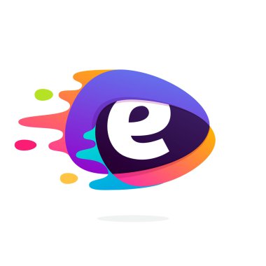 Hızlı hız çizgisi ile üçgen kavşak simgesinde E harfi logosu