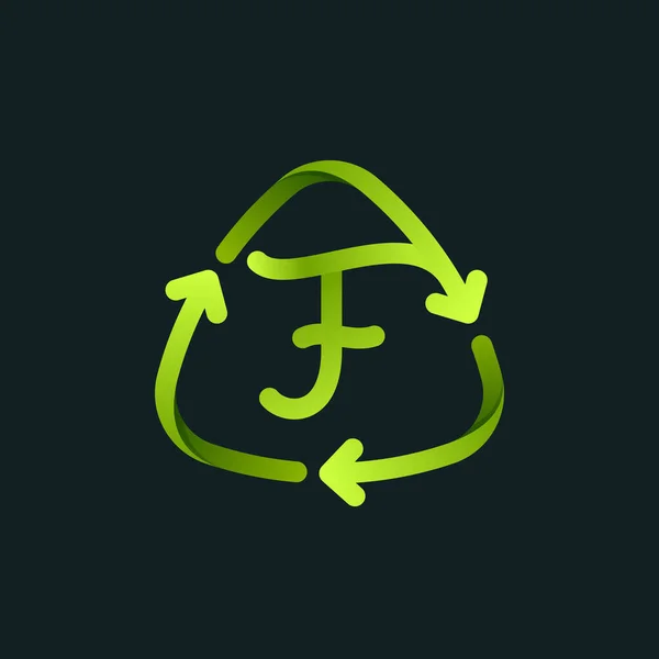 F文字のラインロゴとリサイクルシンボル 回転矢印と緑の再利用記号 今後予定されている環境に優しいゼロ廃棄物プロジェクトのベクトルフォント — ストックベクタ