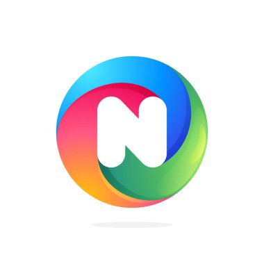 N harfi logosu dönen dairenin içinde. Negatif uzay tarzı simgesi. Sosyal ağ uygulamanız, eğlence avatarınız veya yükleme ekranınız için renkli gradyan amblemi.