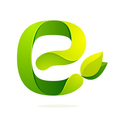 E mektup yeşil yaprakları ile