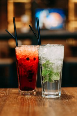 Mojito ve güncel cam karışımı..