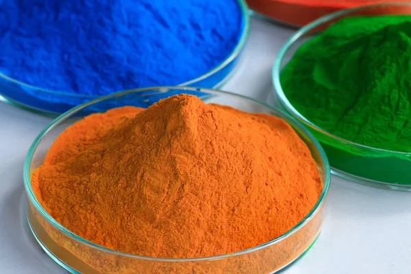 toz boya cam tabakta yığını