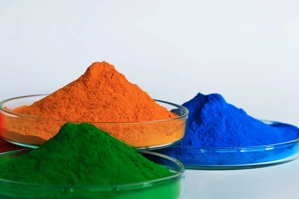 toz boya cam tabakta yığını